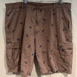 Men’s cargo utility shorts with soda/ Beer  cans size 40 regular